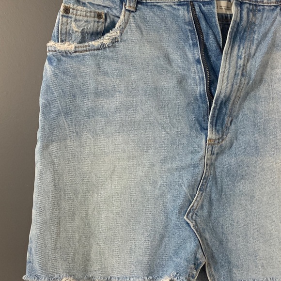 Zara distressed denim mini skirt size small 💙 - Picture 4 of 13